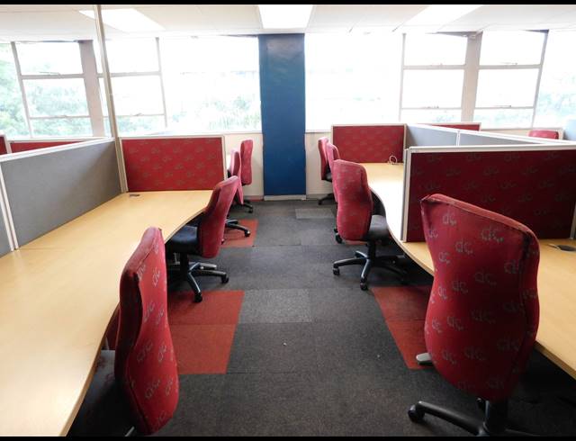 1,005M² OFFICE TO LET IN FERNDALE